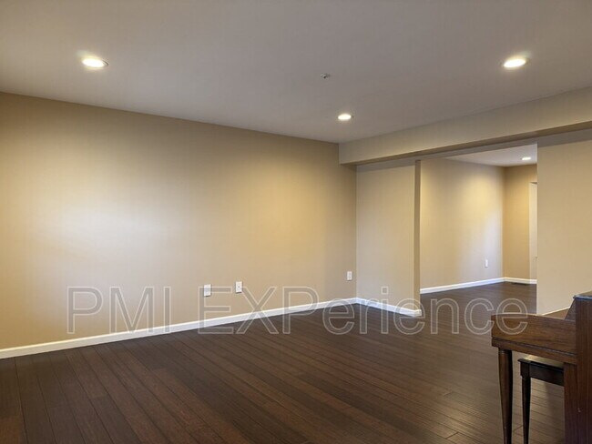 Building Photo - 9203 Sandy Creek Rd