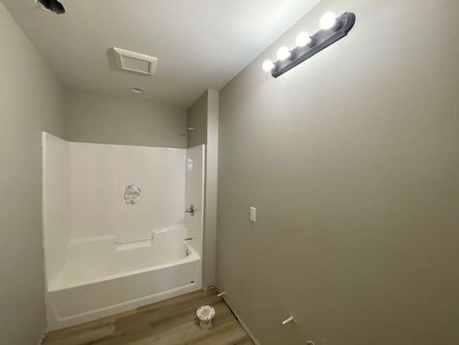 Building Photo - 3 Bed, 3 Bath, House