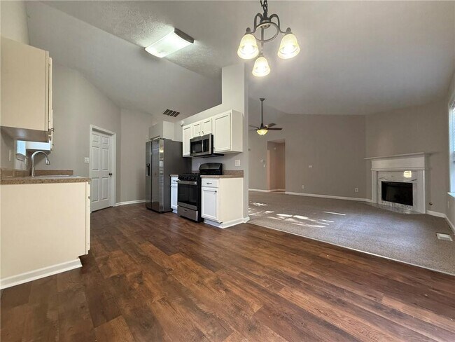 Building Photo - 1135 Hillcrest Glenn Cir