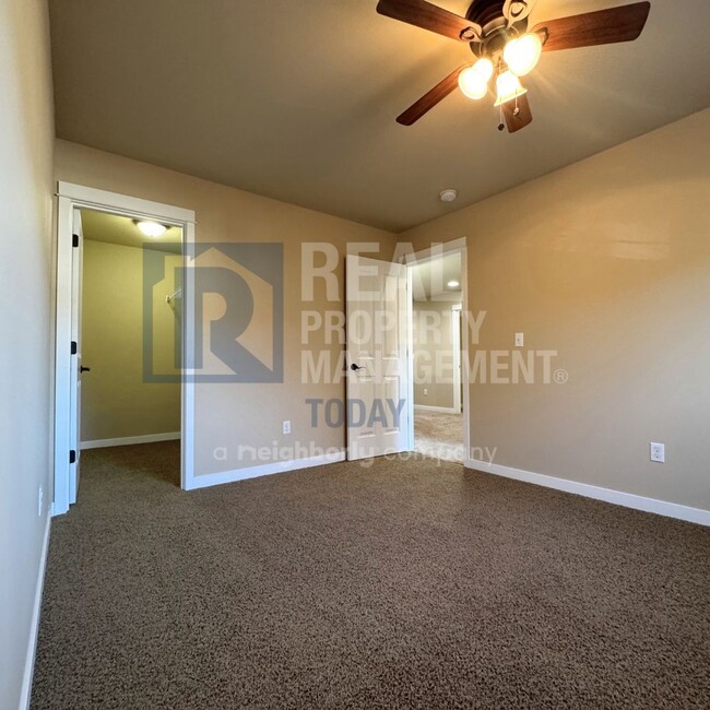 Building Photo - Stunning 5 Bedroom In Graham!