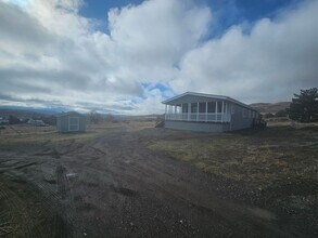 Building Photo - Like New 3 Bedroom On Acre Plus in Moundhouse