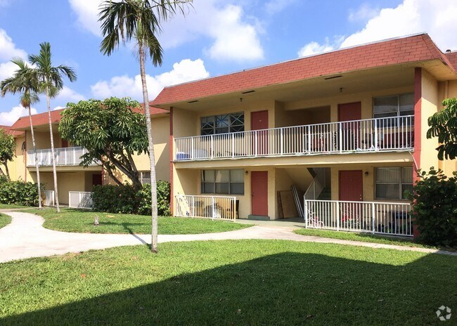 Building Photo - The Courtyards At Cimarron