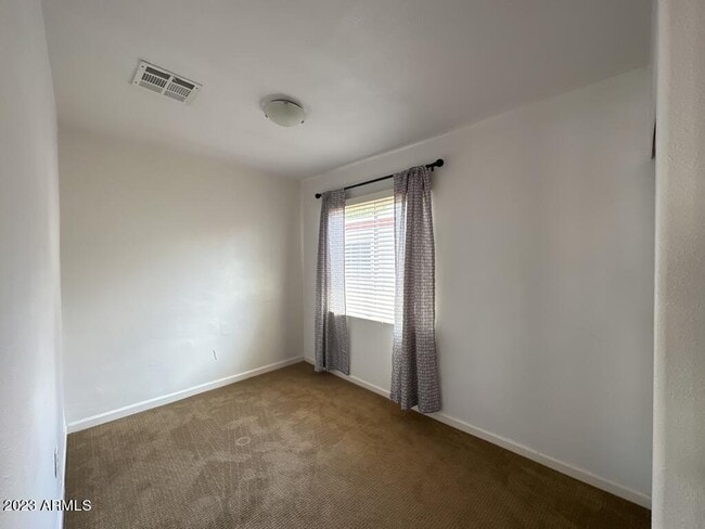 Building Photo - 1501 E Palm Ln