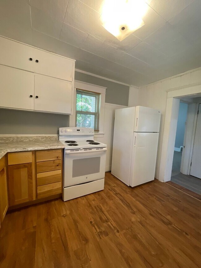 Building Photo - 1415 Neosho St