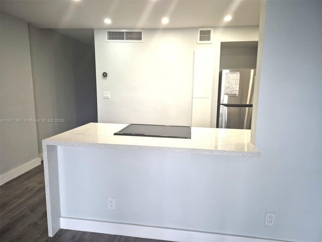 Building Photo - 1731 SE 15th St