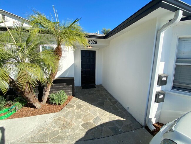 Building Photo - 4BD/2BA with Parking! (Lease out, pending ...