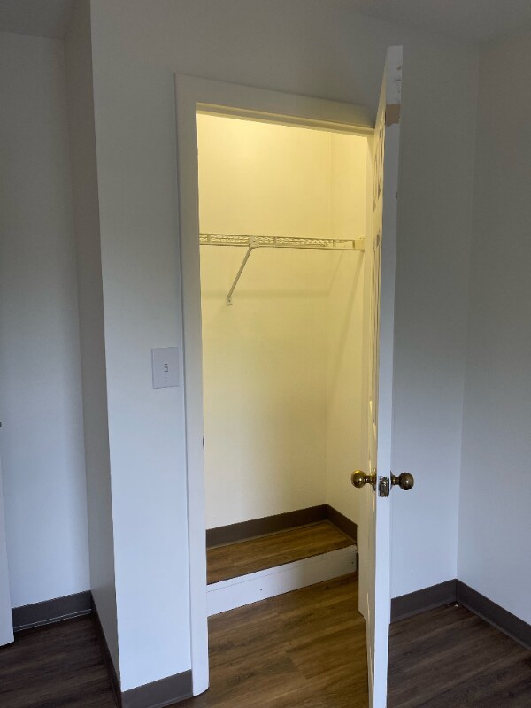 Building Photo - 498 Marlboro Rd