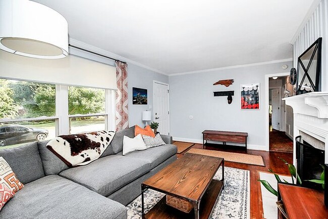 Building Photo - Charming 3BD/2BA Ranch in Selwyn Park!