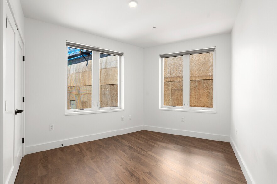 Building Photo - 58 Hichborn St