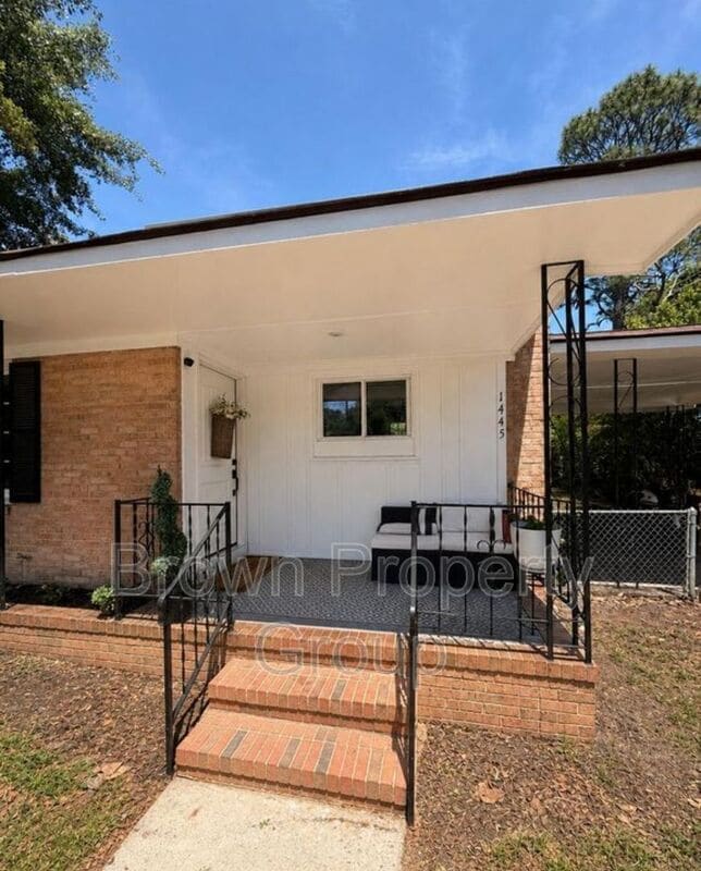 Building Photo - 1445 Keswick Dr