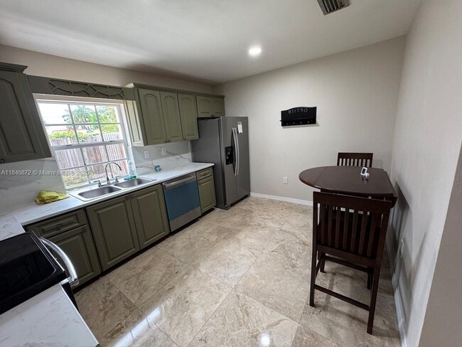 Building Photo - 11715 SW 113th Terrace