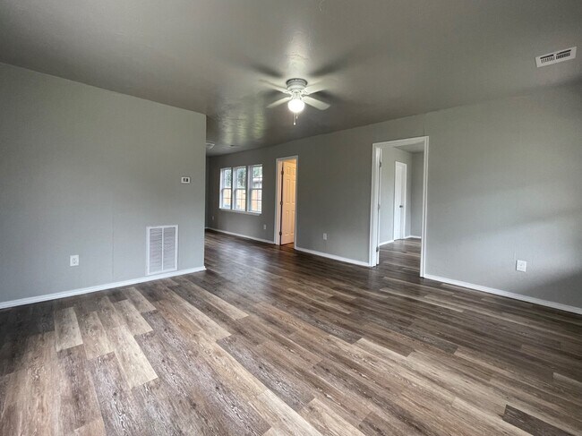 Building Photo - 824 NW 45th St