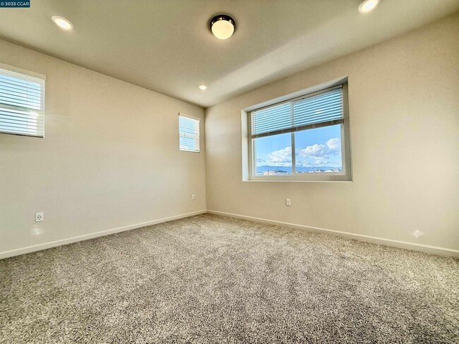 Building Photo - 626 Shefford Dr