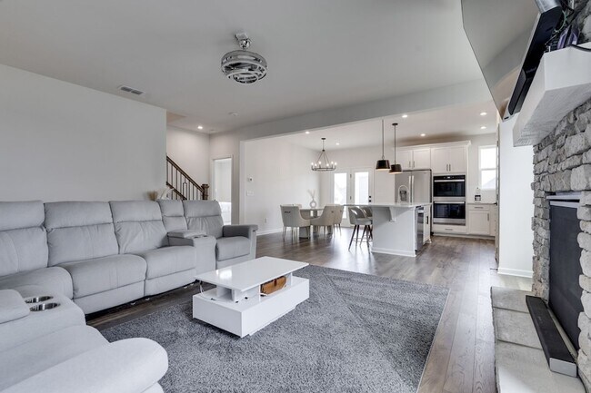 Building Photo - 945 Pleasant Ridge Run