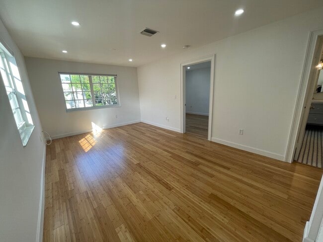 Building Photo - 14451 SW 122nd Pl