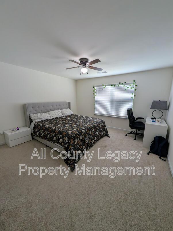 Building Photo - 928 Blue Juniper Cir