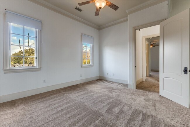 Building Photo - 6416 Dykes Way