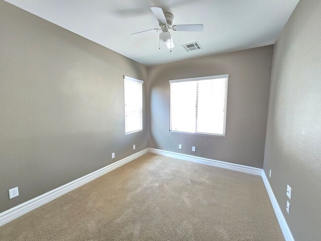 Building Photo - Rhodes Ranch Single Story Rental