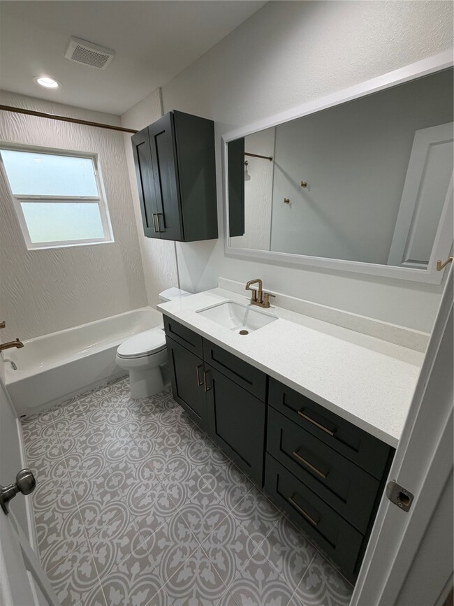 Building Photo - 1920 Ripple Creek Dr