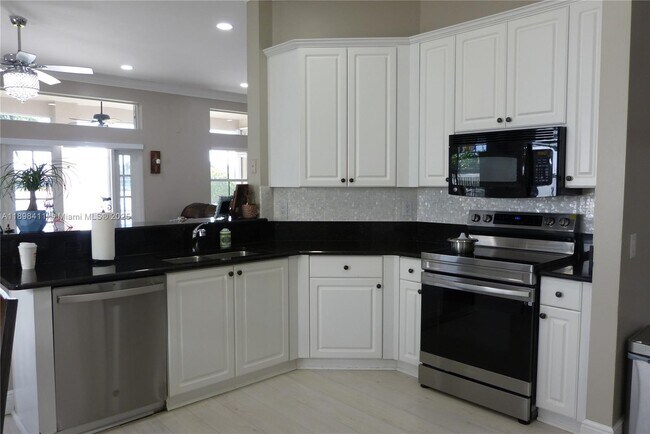 Building Photo - 1096 Fairfield Meadows Dr