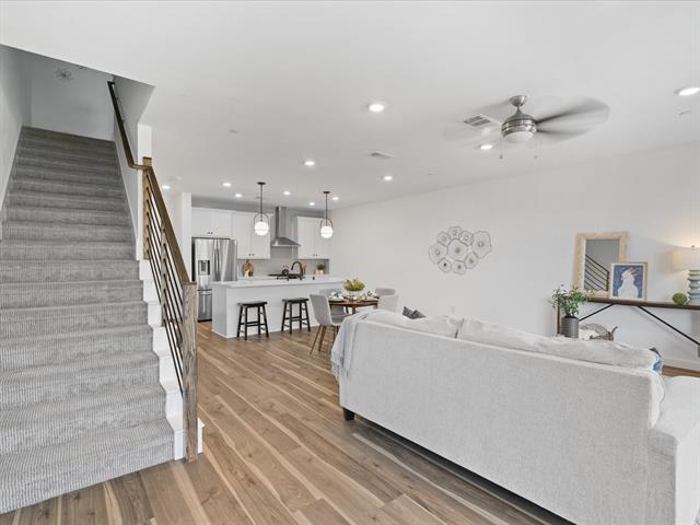 Building Photo - 871 Cavitt Ct