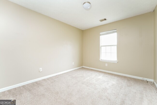 Building Photo - 5795 Meadowview Rd