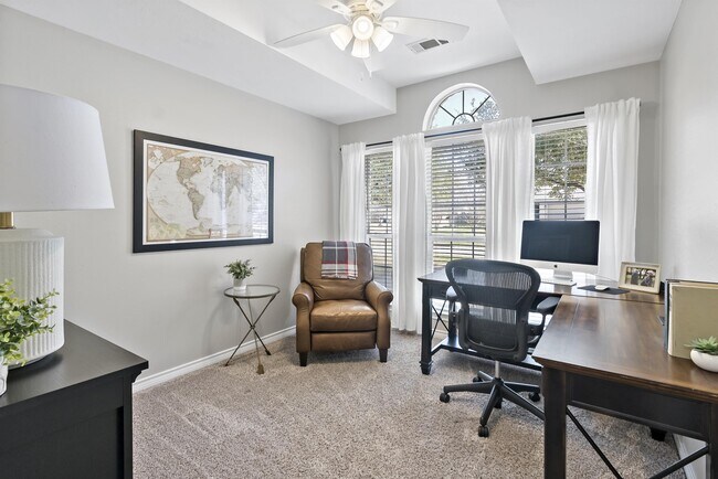 Building Photo - 1317 Baywood Ln