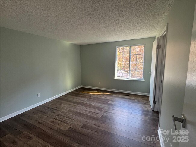 Building Photo - 7939 Holly Hill Rd