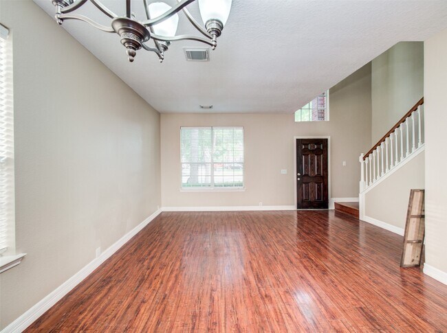 Building Photo - 419 Thorpe Springs Dr