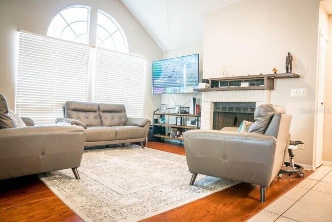 Building Photo - 605 Youngstown Pkwy