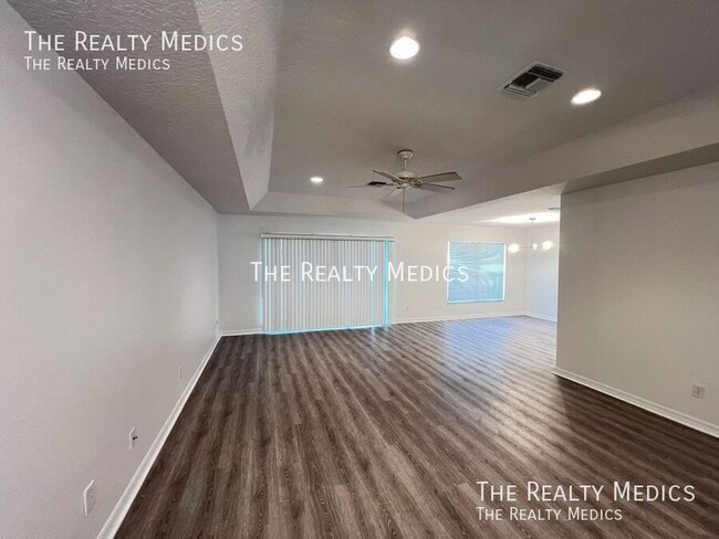 Building Photo - 2644 SW 20th Cir