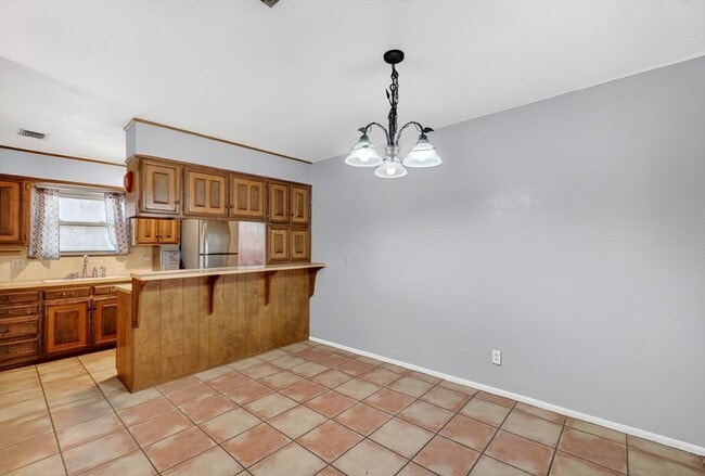 Building Photo - 3700 Monclair Ave