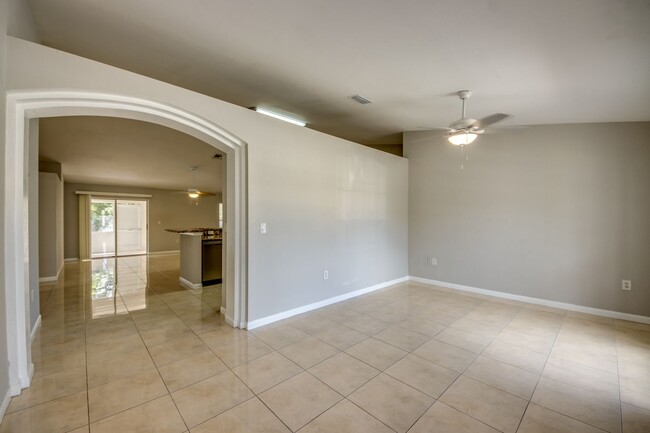 Building Photo - 2462 Nature Pointe Loop