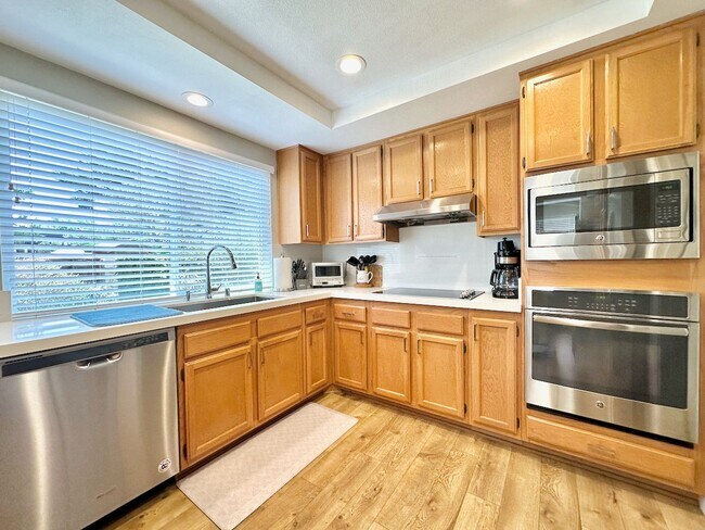 Building Photo - FOR RENT Call For Availability 3Br/3Ba 2128 Sqft Fully Furnished Del Mar Heights Vacation Home, C...