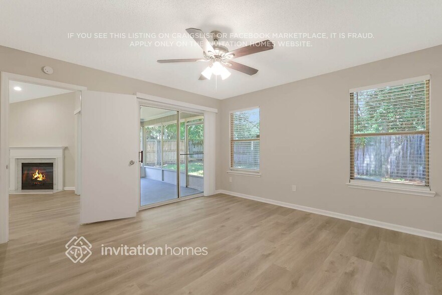 Building Photo - 11195 Mikris Dr N