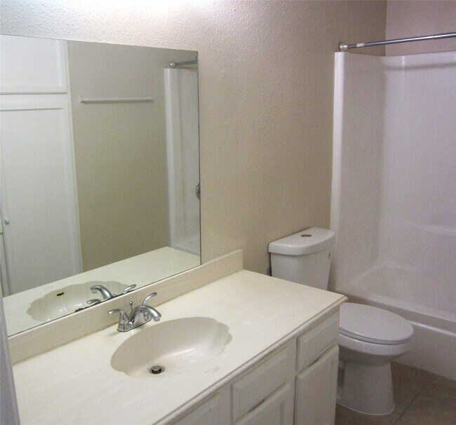 Building Photo - 17907 Fieldglen Dr