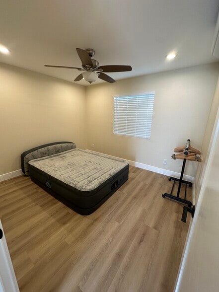 Building Photo - 16656 Ross Ln