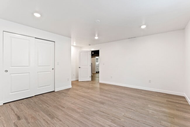 Building Photo - 1790 N Winchester St