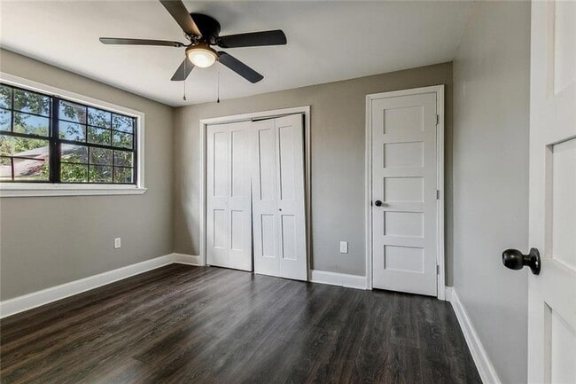 Building Photo - 1828 Alvar St