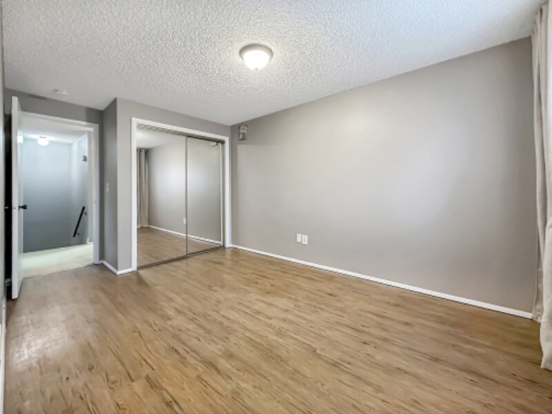 Building Photo - 405 NE 85th St