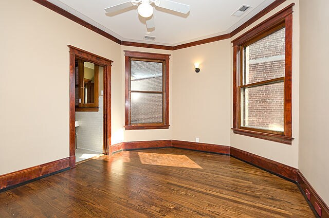 Building Photo - 5825 N Kenmore Ave