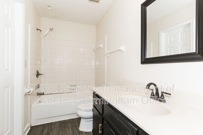 Building Photo - 2258 Cheshire Dr