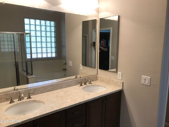 Building Photo - 4221 E Cullumber Ct