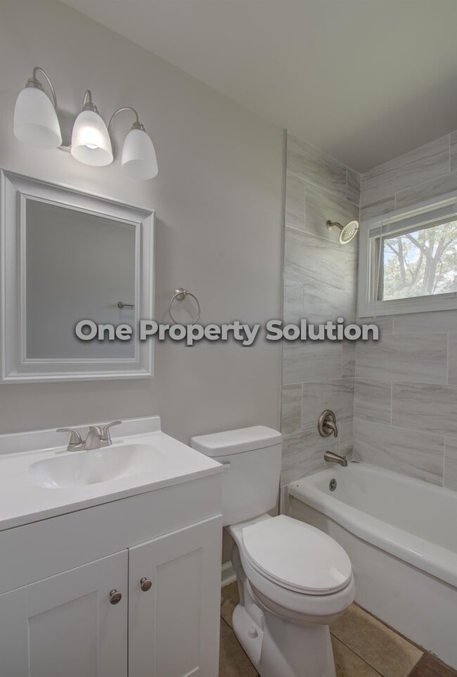 Building Photo - 5001 Carolina St