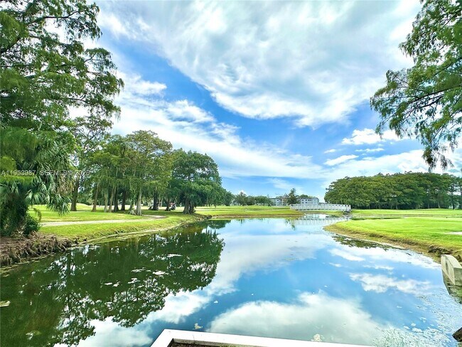 Building Photo - 8000 Fairview Dr