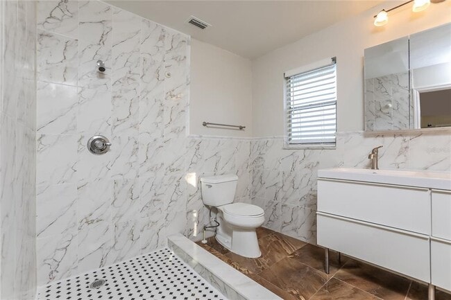 Building Photo - 392 Crystal Ave