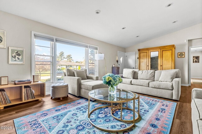 Building Photo - 1515 Vivian Ln