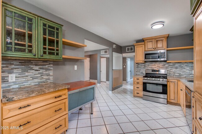 Building Photo - 4115 N 42nd Pl