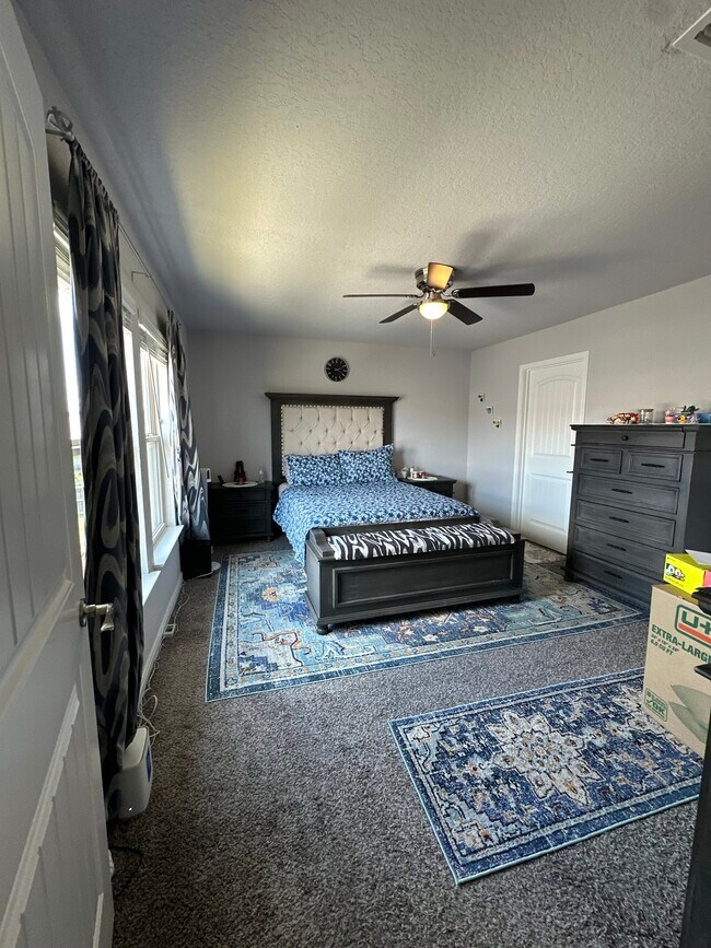 Building Photo - 5946 Larkspur Valley