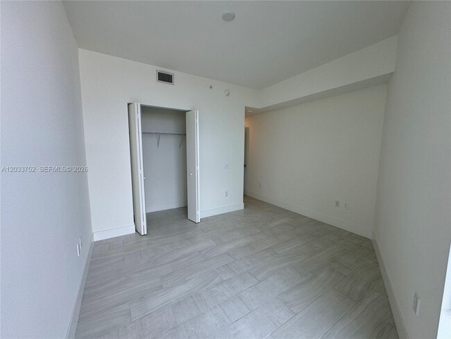 Building Photo - 2000 Metropica Wy
